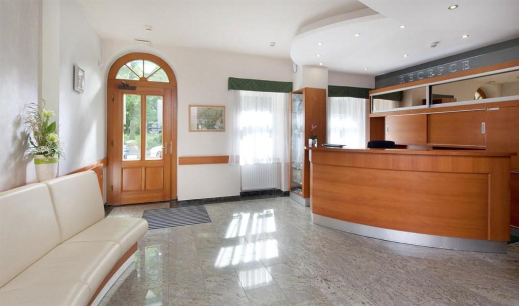 hotel-reza-ceska-republika-frantiskovy-lazne-recepce.jpg