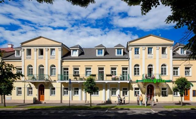 hotel-reza-ceska-republika-frantiskovy-lazne-pohled-na-hotel.jp
