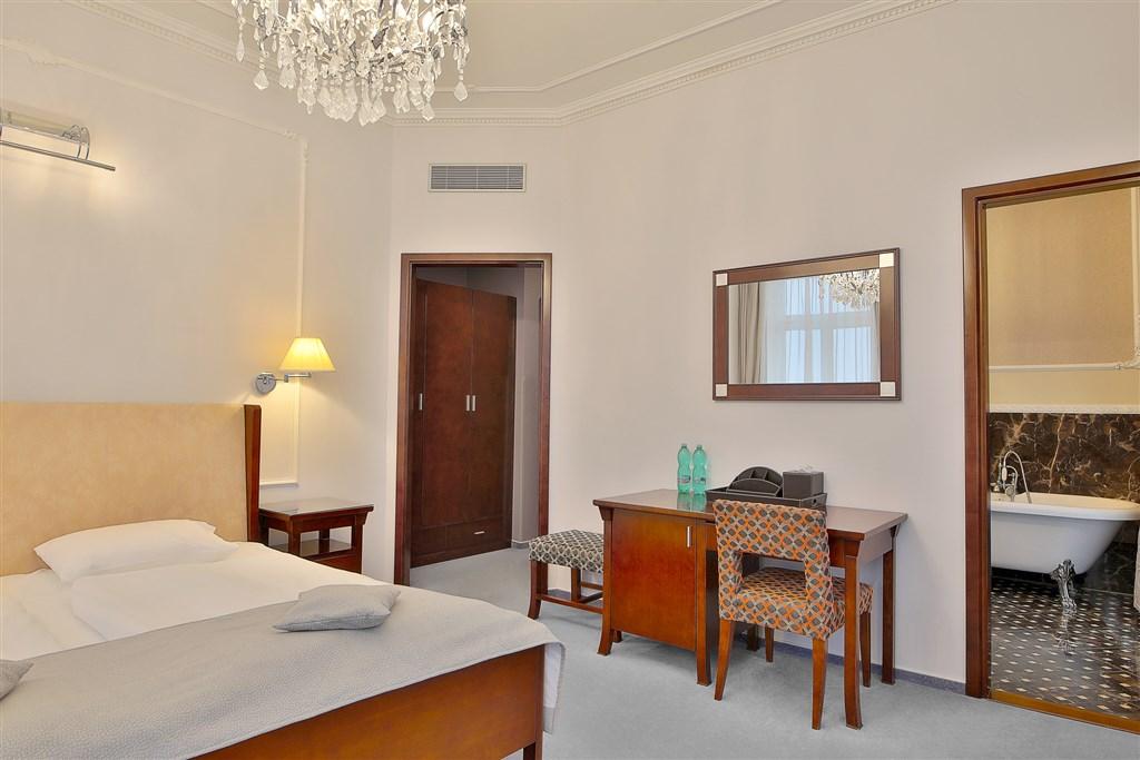 Spa-Hotel-Sun-Marianske-Lazne-Cesko-pokoj-superior (2).jpg