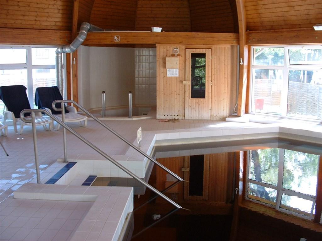 hotel-hungarospa-thermal-hajduszoboszlo-hs10-vnitřní-bazen-3.jp