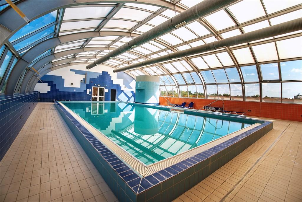 hotel-hungarospa-thermal-hajduszoboszlo-aquapalace-bazen.jpg