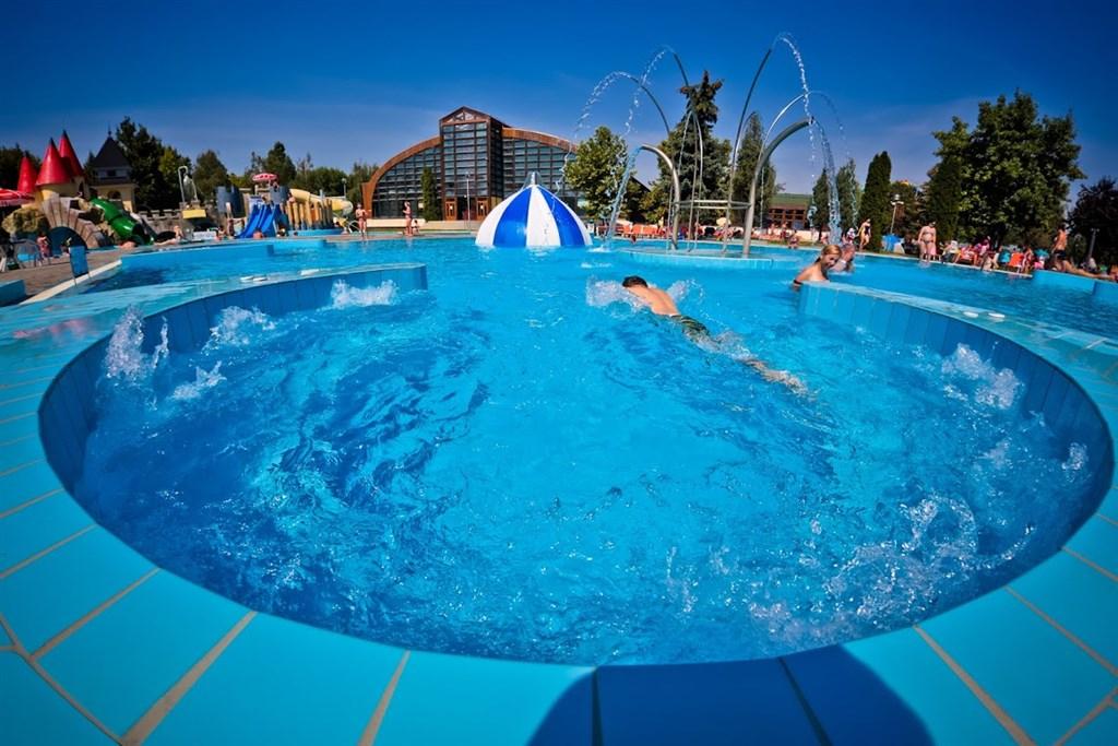 hotel-hungarospa-thermal-hajduszoboszlo-Aquapark-venkovni-viriv