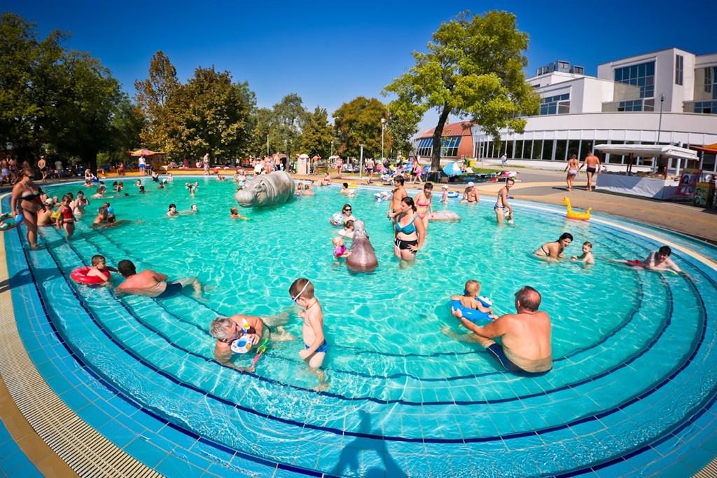 hotel-hungarospa-thermal-hajduszoboszlo-plaz-brouzdaliste-pro-d