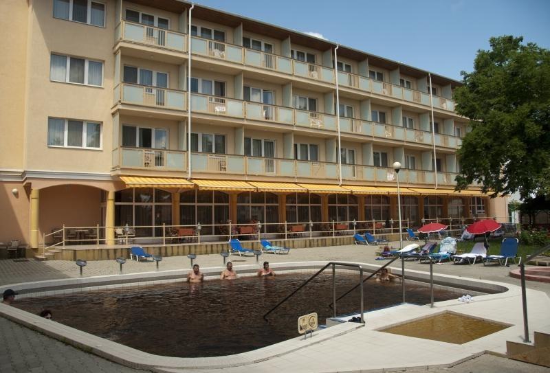 hotel-hungarospa-thermal-hajduszoboszlo-hs10-pohled-na-hotel-4.