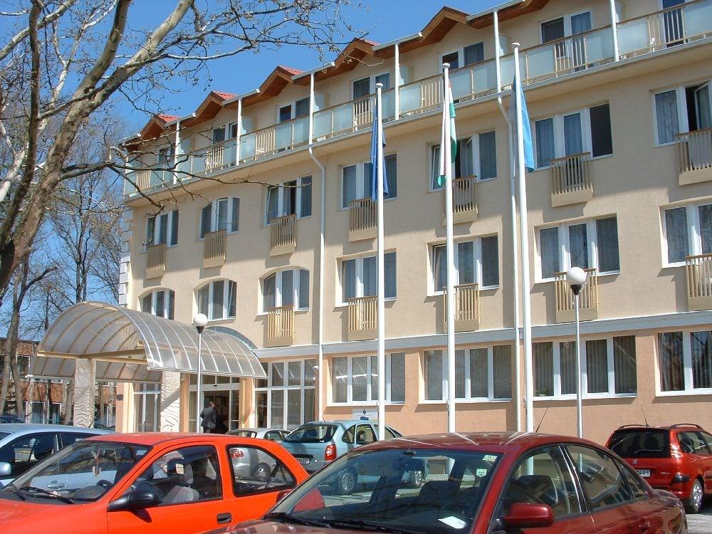 hotel-hungarospa-thermal-hajduszoboszlo-hs10-pohled-na-hotel-3.