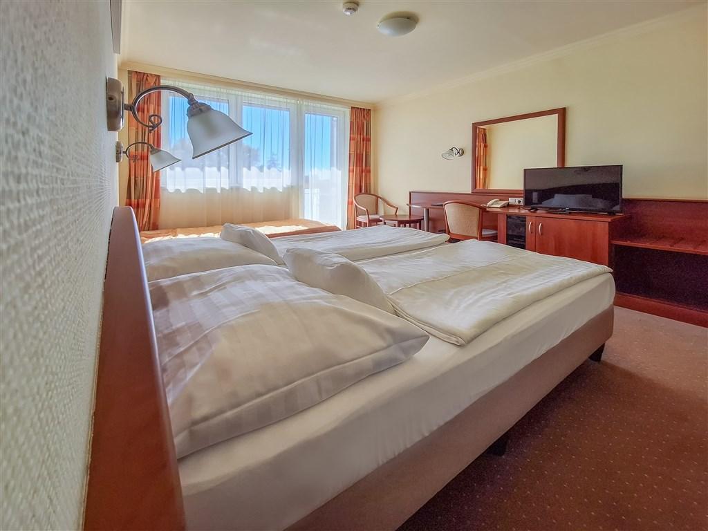 hotel-hungarospa-thermal-hajduszoboszlo-triluzkovy-pokoj-balkon