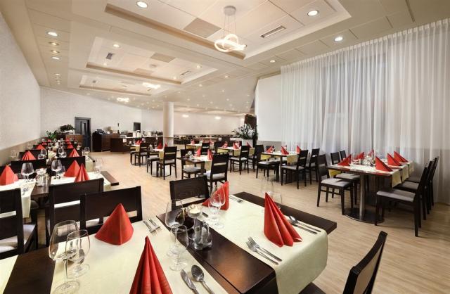 hotel-grand-slovensko-restaurace1.jpg
