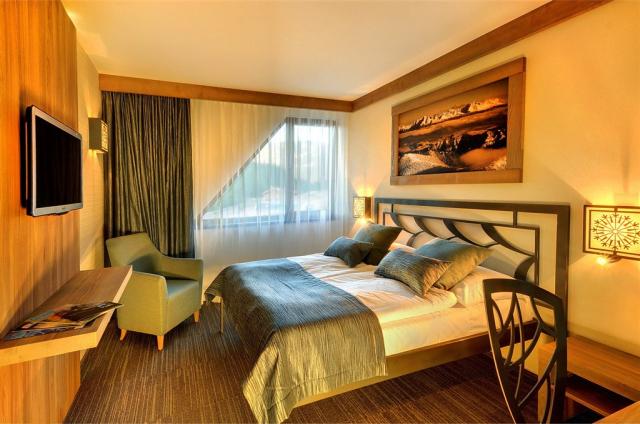 hotel-grand-slovensko-jasna-dvouluzkovy-pokoj-deluxe.jpg