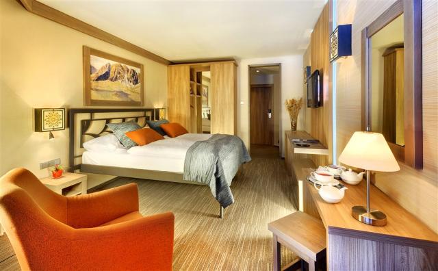 hotel-grand-slovensko-jasna-pohled-na-pokoj-deluxe.jpg