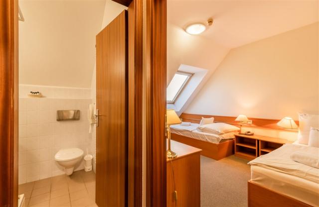 aqua-hotel-termal-madarsko-mosonmagyarovar-dvouluzkovy-pokoj-st
