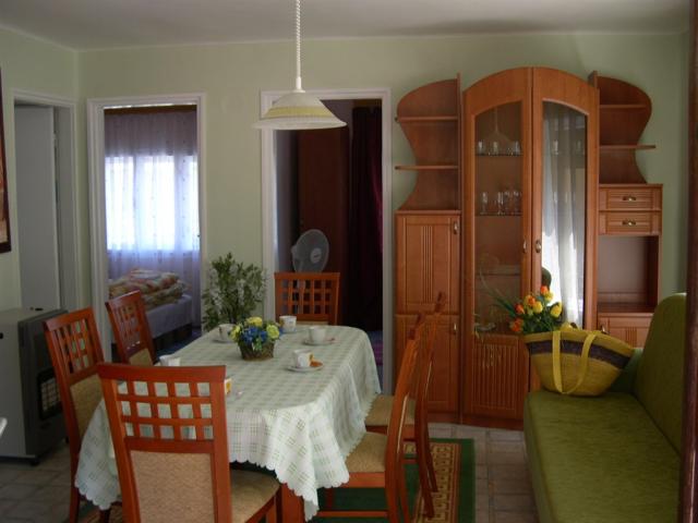MERCURIUS_Bimbó APt.JPG