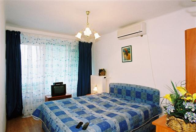 MERCURIUS_Szarkaláb APT 2.jpg