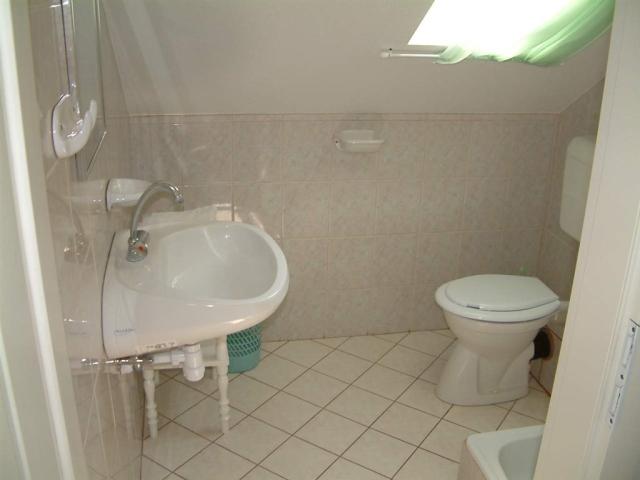 MERCURIUS_Napfürdö APT (3).JPG