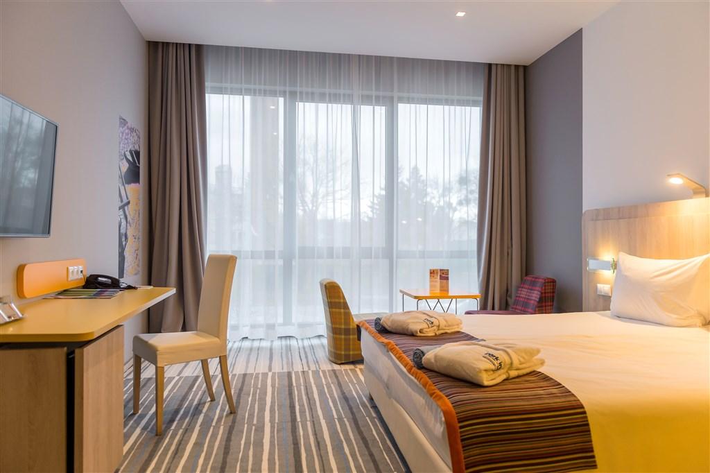 hotel-park-inn-sarvar-sv09-pokoj2.jpg