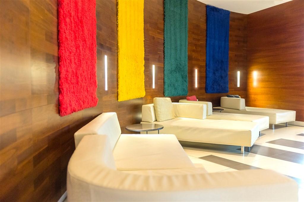 hotel-park-inn-sarvar-sv09-lobby4.jpg