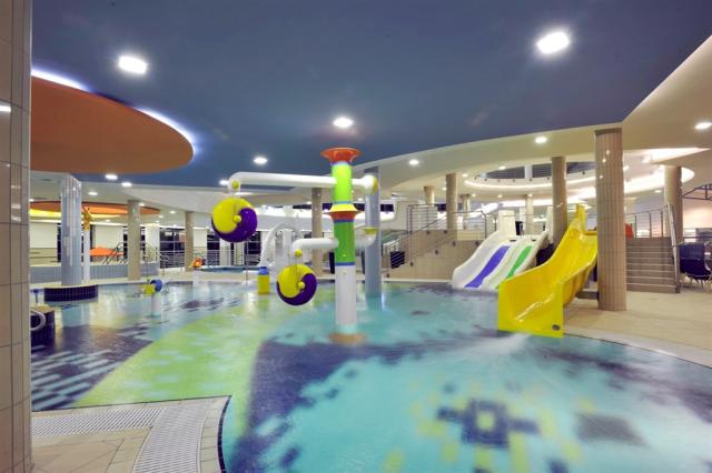 hotel-park-inn-sarvar-sv09-bazen2.jpg
