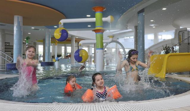 hotel-park-inn-sarvar-sv09-detsky-bazen.jpg