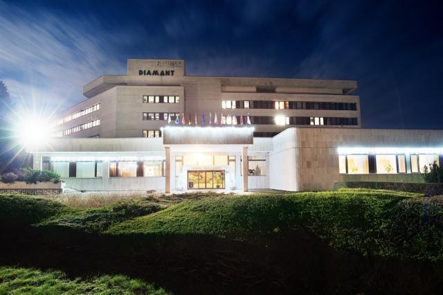 hotel-diamant- slovensko-dudince-nocni-panorama.jpg