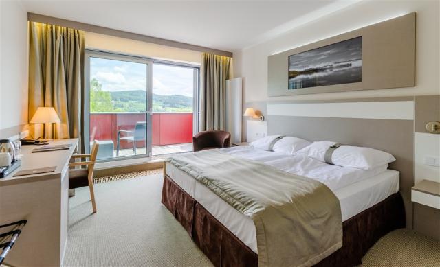 amenity-resort-lipno-cesko-lipno-nad-vltavou-pohled-na-pokoj.jp