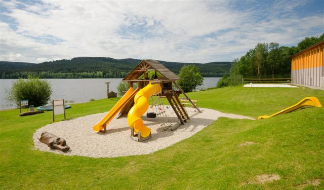 amenity-resort-lipno-cesko-lipno-nad-vltavou-hriste.jpg