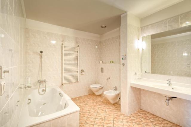 hotel-babylon-ceska-republika-liberec-ubytovani-koupelna.jpg