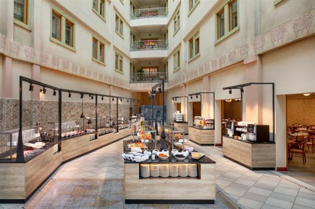 wellness-hotel-babylon-atrium-snidane.jpg