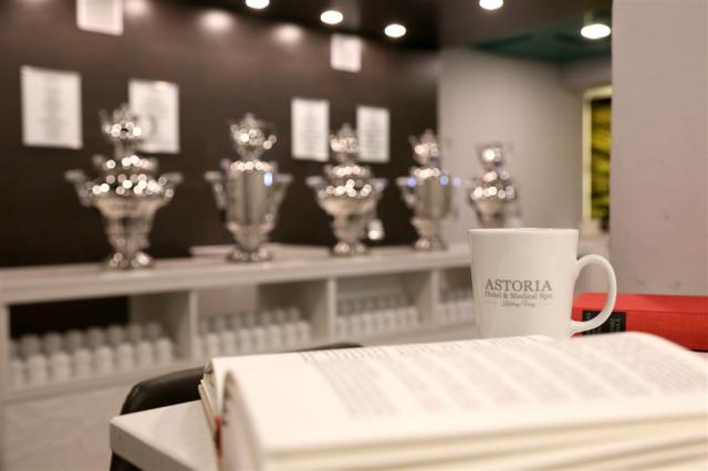 astoria-karlovy-vary-tea lounge (5).jpg