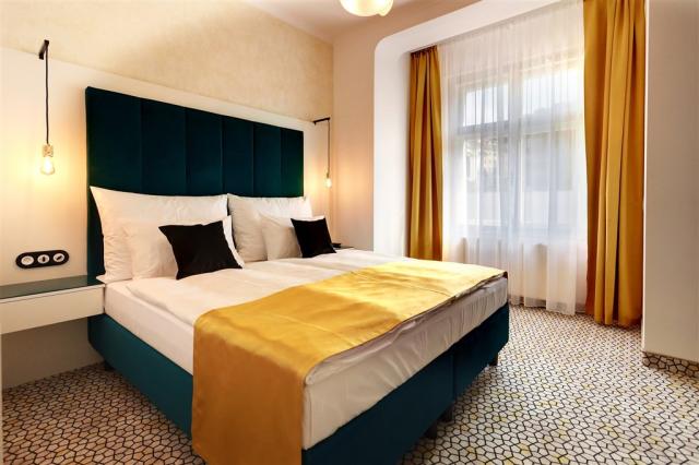 astoria-karlovy-vary-junior suite-comfort Plus (2).jpg