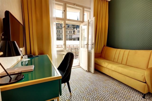 astoria-karlovy-vary-junior suite-comfort Plus.jpg
