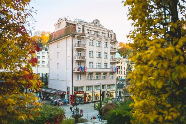 astoria-karlovy-vary-pohled-na-depandance1.jpg