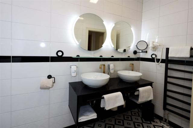 astoria-karlovy-vary-wolker-Comfort Plus-koupelna (2).jpg