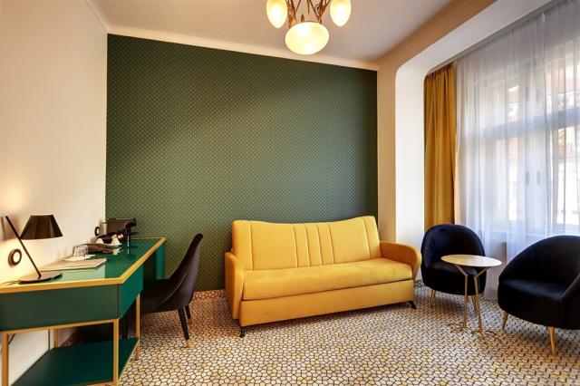 astoria-karlovy-vary-wolker-Suite Superior (4).jpg