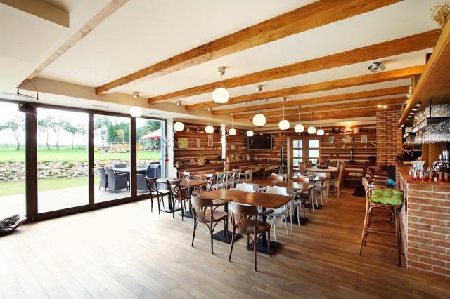 hotel-bozi-oko-male-chrastany-restaurace.jpg