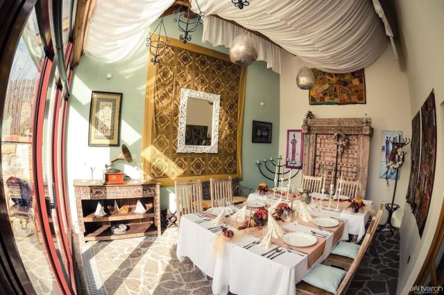 hotel-bozi-oko-male-chrastany-salonek.jpg