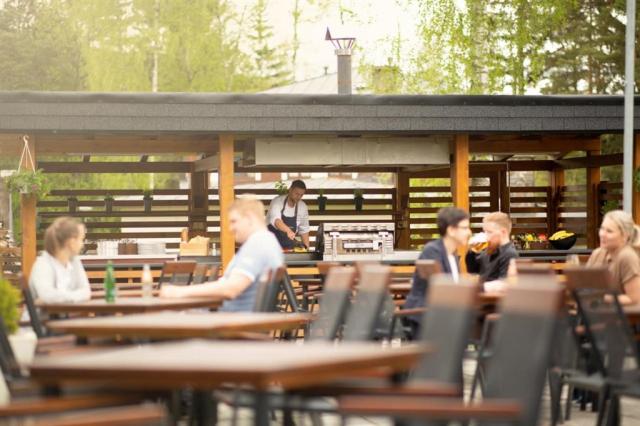 hotel-orea-devet-skal-ceska-republika-milovy-venkovni-terasa.jp