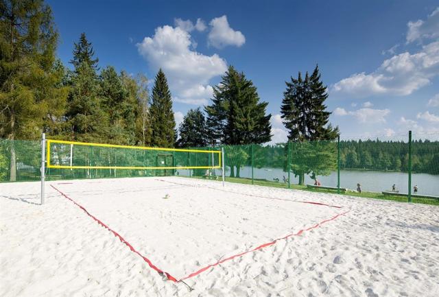 orea-resort-devet-skal-milovy-beach-volejbal.jpg