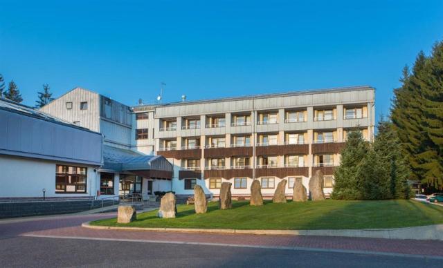 hotel-orea-devet-skal-ceska-republika-milovy-pohled-na-hotel.jp