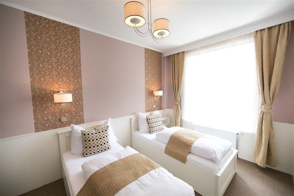 hotel-golfi-cesko-podebrady-pohled-na-pokoj.jpg