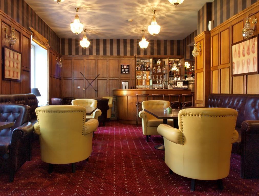 Golfi-Podebrady-bar.jpg