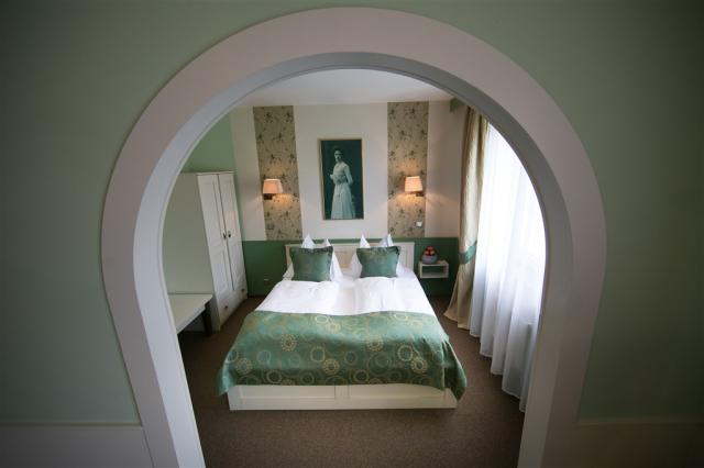hotel-golfi-cesko-podebrady-pohled.jpg