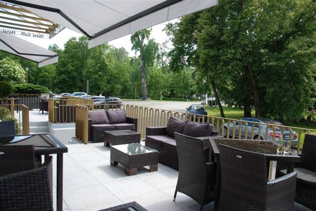 hotel-golfi-cesko-podebrady-terasa-2.jpg