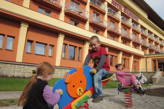 hotel-Energetic-Roznov-detske_hriste.jpg