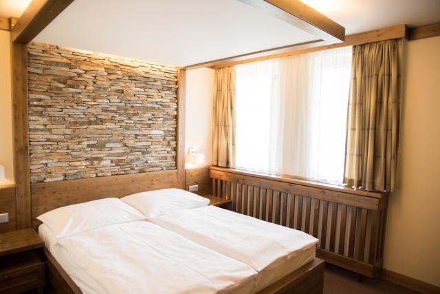 hotel-horal-ceska-republika-velke-karlovice-pokoj-standard-rezi