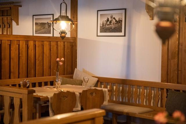 hotel-horal-ceska-republika-velke-karlovice-restaurace (5).jpg