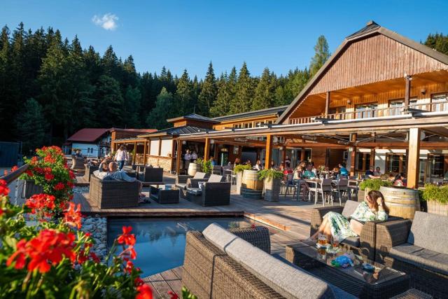 hotel-horal-ceska-republika-velke-karlovice-terasa (3).jpg
