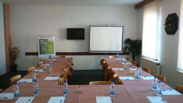 pension-fami-ceska-republika-stare-splavy-konferencni-mistnost.