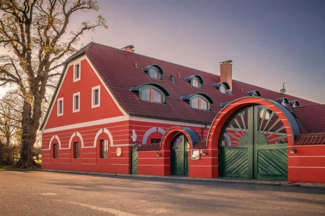 hotel-frankuv-dvur-jindrichuv-hradec.jpg
