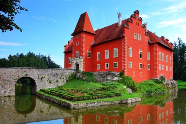 hotel-frankuv-dvur-jindrichuv-hradec-zamek-cervena-lhota.jpg