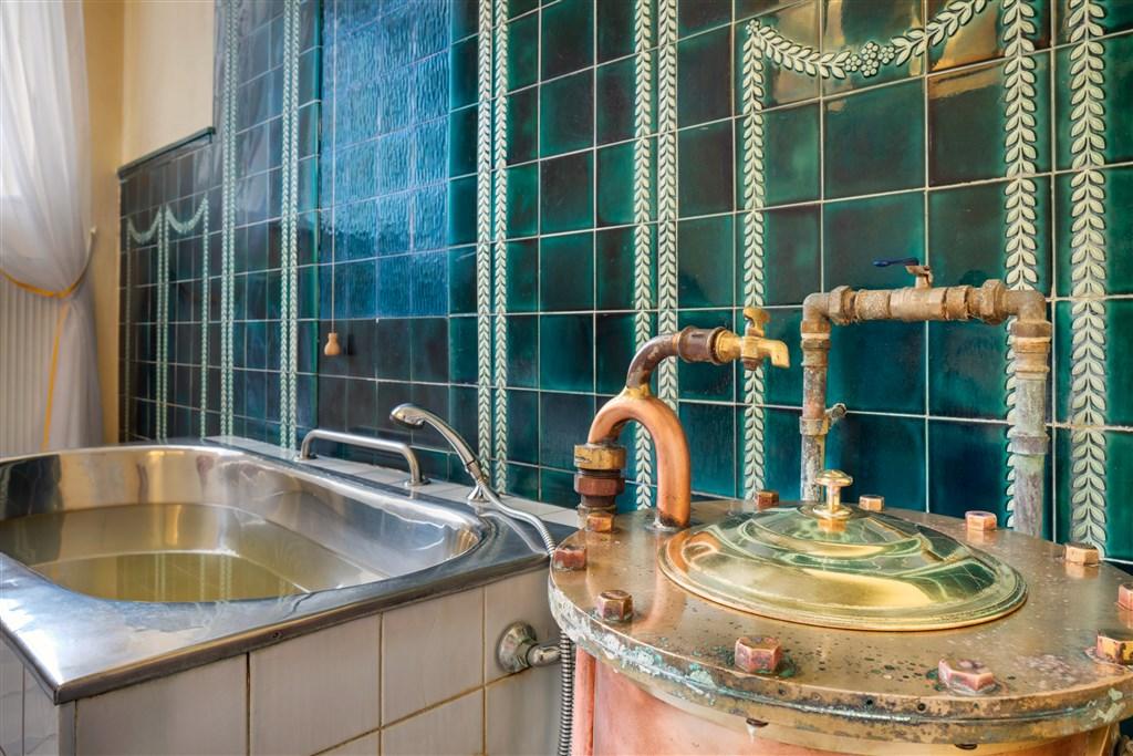 lecebne-lazne-marianske-lazne-centralni-lazne-mineral-bath.jpg