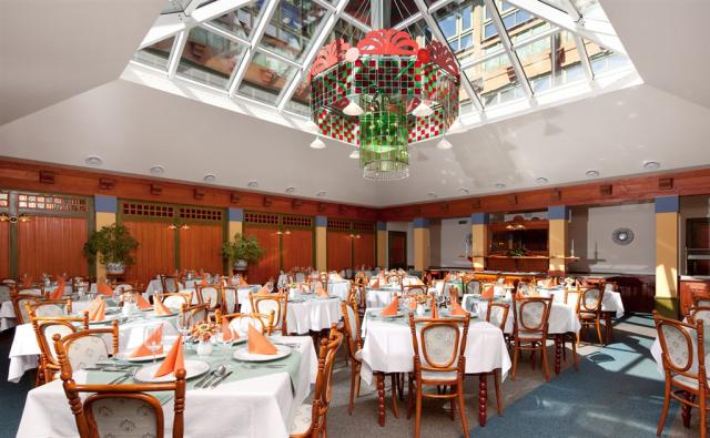 hotel-jurkovicuv-dum-ceska-republika-luhacovice-restaurace (2).